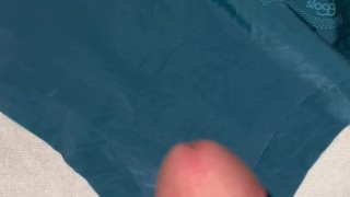 I masturbate and cum on my wifes panties