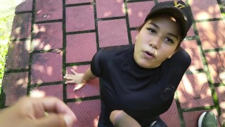 MI ENTRENADOR ME DA LA PROTEINA DE SU VERGA Y ME LA ECHA EN LAS TETAS 1 PARTE