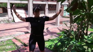 MI ENTRENADOR ME DA LA PROTEINA DE SU VERGA Y ME LA ECHA EN LAS TETAS