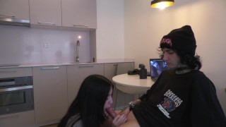 ME CORRO DENTRO DE MI HERMANASTRA MIENTRAS ESTÁ EN CLASES ONLINE - EXLOVERX