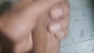 Paja rápida antes de tomar un baño