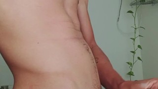 se masturba no quarto