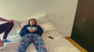 I don't care that she can't fuck, I want to suck her lesbian pussy!!