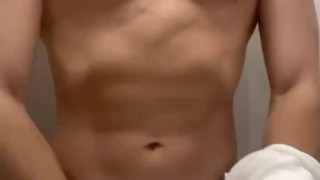 【オナニー/元消防士/パパ】筋トレ後はパンプした体を見せつけたい。徐々に脱ぐよ