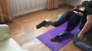 Me cojo a mi hermanastra mientras hace ejercicio