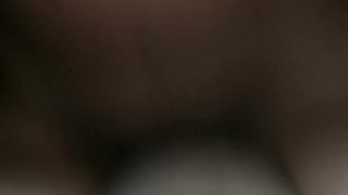 La.novia de mi amigo me pide que me corra en su vagina rapidamente🍆💧🍑🌧