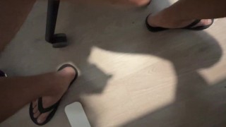TWINK HANDJOB WHILE WACTHING FRATERNITY PORN
