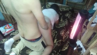 Cogiendo entangada de perrito al lado de la estufa electrica