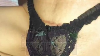 Le tallo la verga a mi esposa mientras mi amigo se la culea Doble Penetracion a mexicana