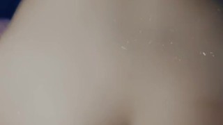 Me acomodo yo solita para que me la meta en el culo