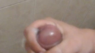 Jugando con mi verga