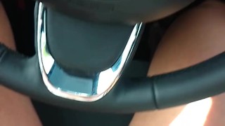 Мастурбация в машине