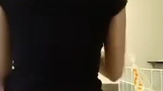 Baile sexy antes de la ducha