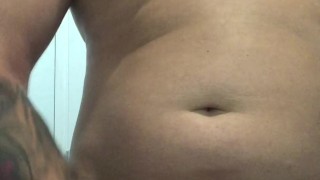 Me puse cachondo mientras mi mujer dormia