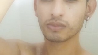 CONT 3 - Chico Latino Se Masturba Mientras Se Baña - Damigxx