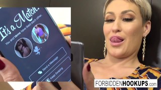 Vanna Bardot licks her stepmom Ryan Keely