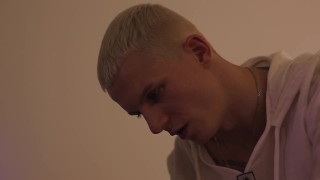 The masseur caressed the girl's pussy while she sucked his dick - 1.164