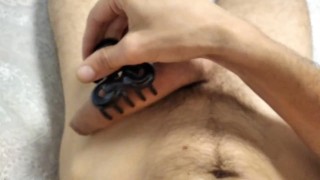 Se Masturba Con La Pinza Del Pelo de Su Hermanastra, Pero Le Duele y Acaba Haciéndolo Normal💦🍆