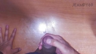 I masturbate while he reacted to the sexy people on my twitter