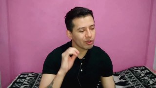 Mi Jefe me penetra con su verga de 23cm en la panaderia mientras su esposa sale