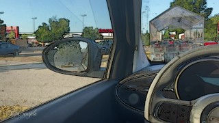 Milf gives handjob in a car on a highly frequented parking lot - risky in public