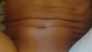 Mi tocco fino a squirtare, poi mi scopa forte e lo faccio venire sulle mie tette