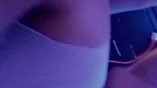 Me agarra y me pone en 4