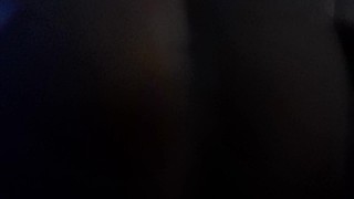 Cogiendo flaca culona en la sala