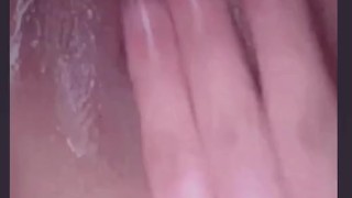 Squirt. Me vengo a chorros mientras me toco