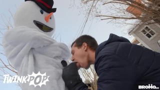 TWINKPOP - Tattooed Guy Bo Sinn Gets Dressed As A Snowman And Fucks All Of Benjamin Blue's Holes