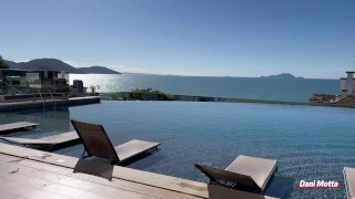 DUAS AMIGUINHAS GOSTOSAS NÃO AGUENTARAM ESPERAR E COMEÇARAM A BRINCADEIRA SOZINHAS