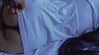 Sexo duro temprano en la mañana con hermanastra y semen en su culo - MoonKatie