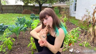 gardening is good for the sole