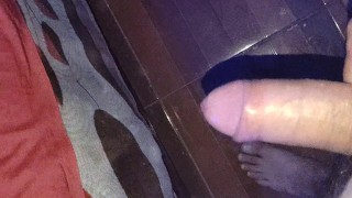 Primero le bailo y luego me penetra delicioso el padrastro de mi compañera de clase