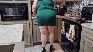 Big butt bbw ssbbw - so exciting showing my pussy and peeing on my desk