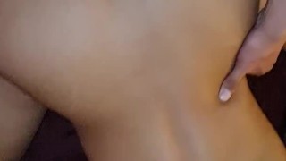 Recién cumplió los 18 y ya quiere verga