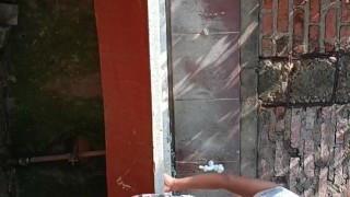 Video pillado del celular de mi esposa culeando con mi amigo el vecino le llenó el culo de leche