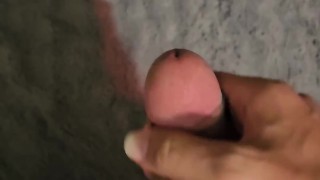 Masturbandome mientras llega mi mujer