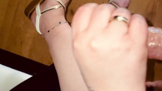 Amateur handjob and nice feet