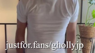 日本人のお父さんが服を脱いでオナニー