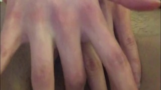 Ты бы хотел мне вставить тампон в писю во время месячных? Грязные разговоры