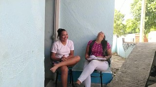 la entrevista se puso candente, a tal punto que terminamos follando en la calle