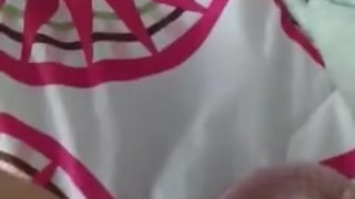 Mi cuñada se deja grabar cogiendo coño