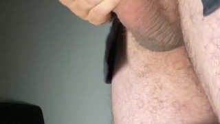 Solo en la oficina me masturbo