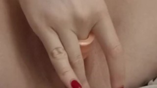 первый в жизни сквирт! очень необычно и дико приятно