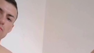Flaco mostrando su vergota