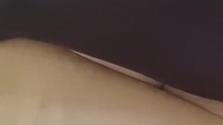 I come to cum on her leggings while she reads