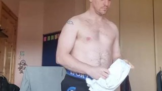 LongJohn0Hara changing into his gym wear