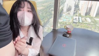 清纯秘书为升职加薪主动献身老板~落地窗前被爆操内射！ 看桃桃完整版视频请关注推特入群哦~