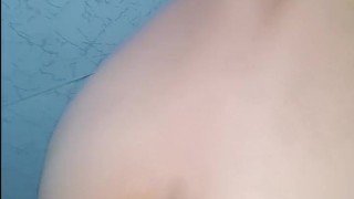 Chica latina es penetrada por su hermanastro